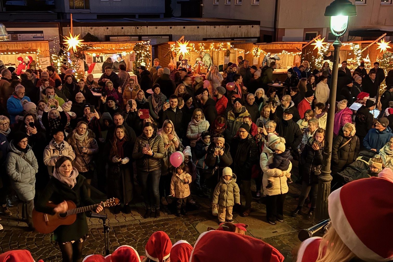 Auftritt Fünf-Täler-Schule auf dem Calmbacher Weihnachtsmarkt