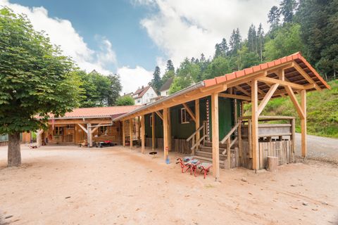 Spielen, Toben und entdecken inmitten herrlicher Schwarzwaldnatur - Naturkindergarten Calmbach