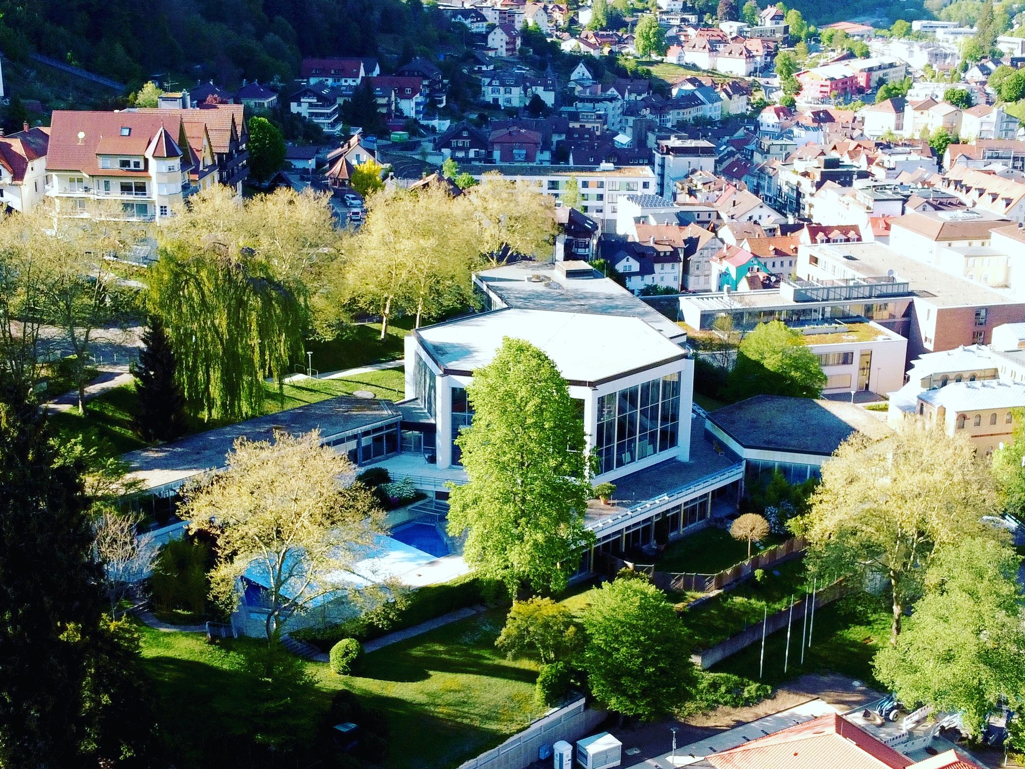Blick auf die Vital Therme aus der Vogelperspektive